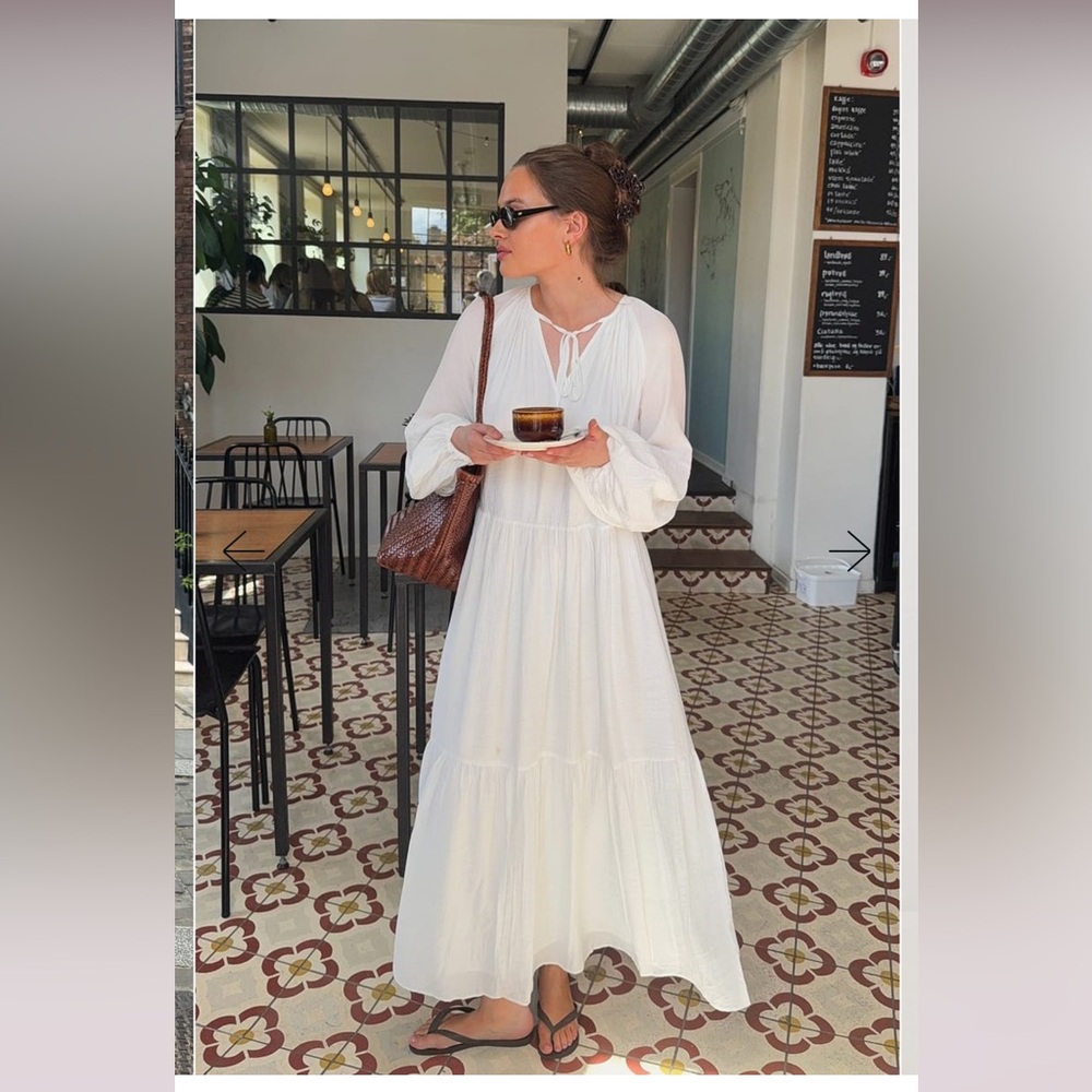 NA- KD White Long Sleeve Maxi Dress